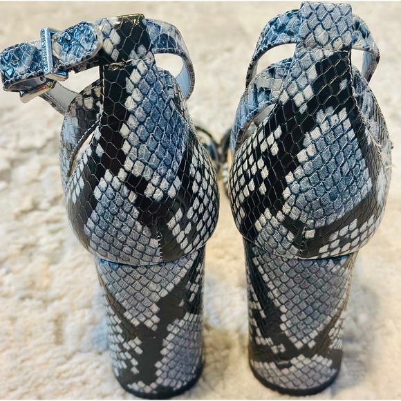 Gianni Bini Linyanne Snake Print Ankle Strap Block Heel Sandals Women's‎ 6.5M - Picture 4 of 8